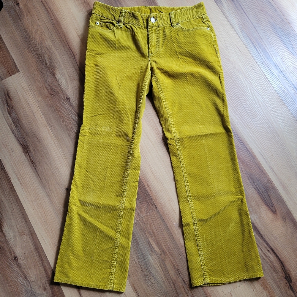 J. CREW Green Vintage stretch Corduroy Favorite Fit